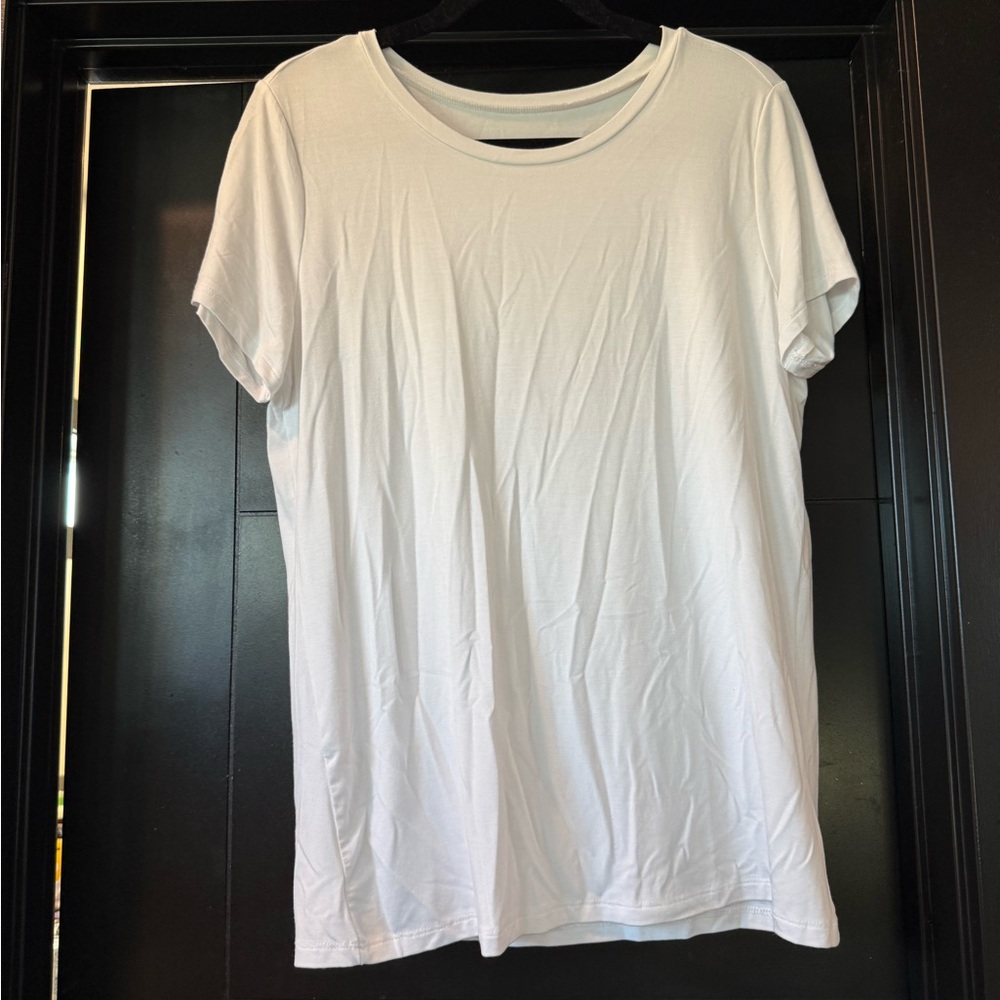 White Torrid never worn super soft tshirt size 00/L